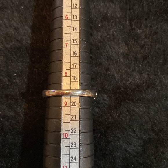 LGA Costume ring - silver tone with pink detail. - Picture 4 of 4